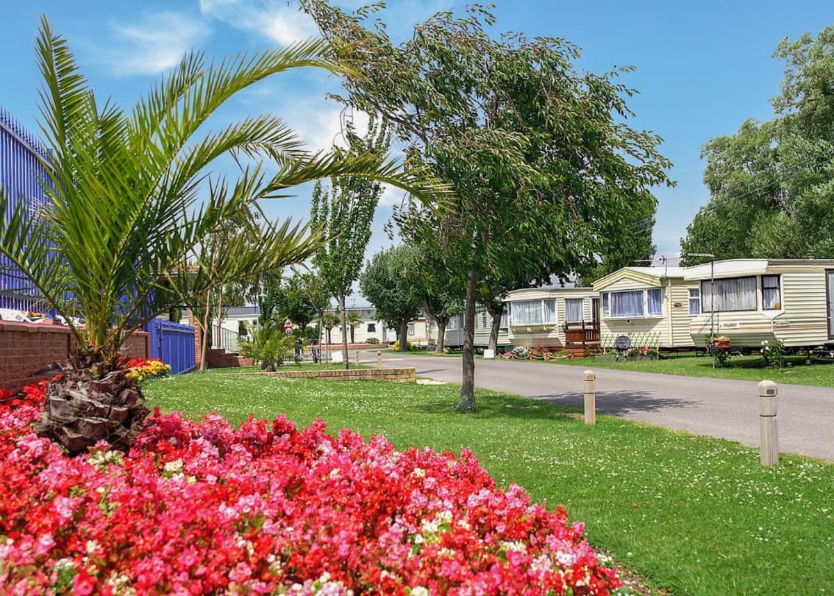 בוגנור רג'יס Riverside Caravan Holiday Park מראה חיצוני תמונה