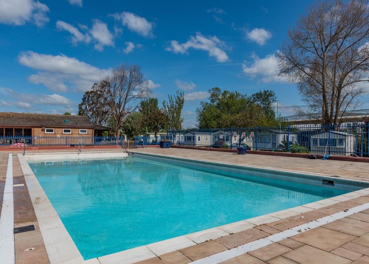 בוגנור רג'יס Riverside Caravan Holiday Park מראה חיצוני תמונה